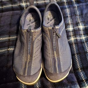 Merrell woman shoes size 9